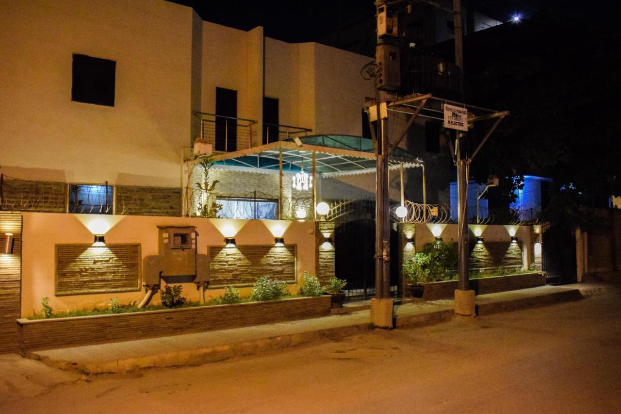 Royal Inn Hotel Karachi Exterior photo